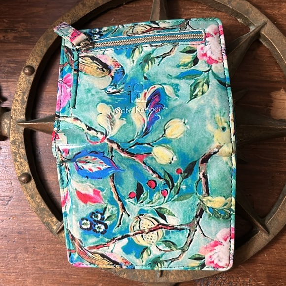 🌺Safe Keeper Floral Wallet🌺 - Picture 5 of 7